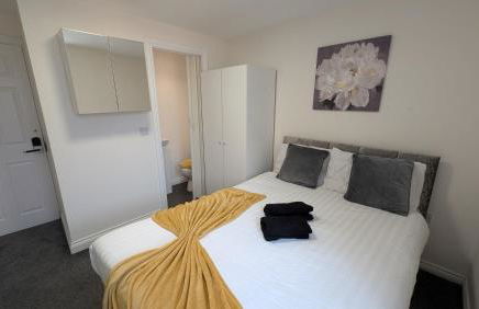 Large Modern House with Private Parking - Foto 138