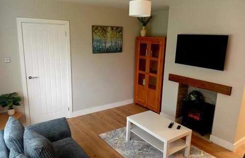 Martindale Close - 3 Bedrooms - Sleeps 5 - Photo 5