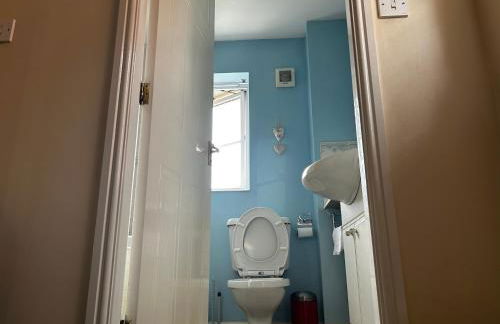 Brades Rise House - 3 bedroom house with 2 toilets with a private garden - Foto 3