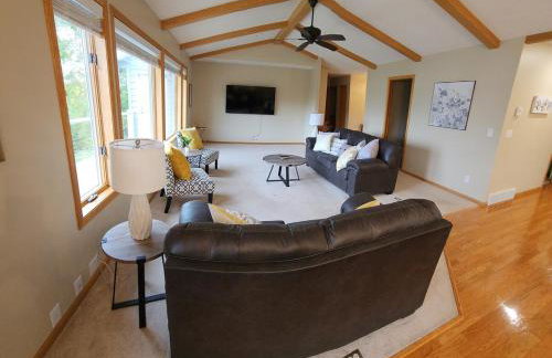 Charming home on Lake Latoka - Foto 17