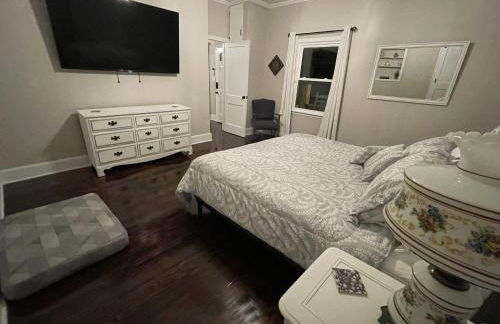 Clayton's 1910 Restored Mill House-near Burlington - Foto 15