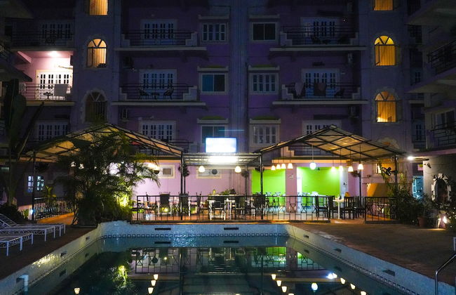 RENTON MANOR BY JOY STAYS - Photo 13