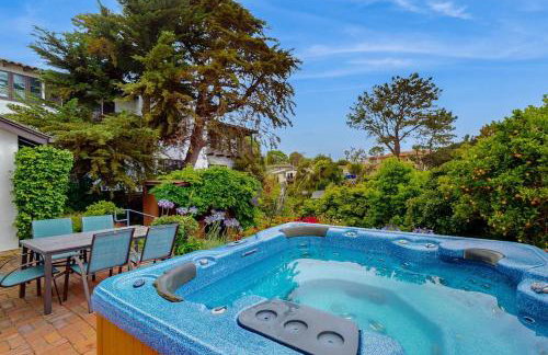 La Jolla Historic Gem, Hot Tub, Game Room, Garden Oasis with Firepit & Courtyard Dining - Foto 1