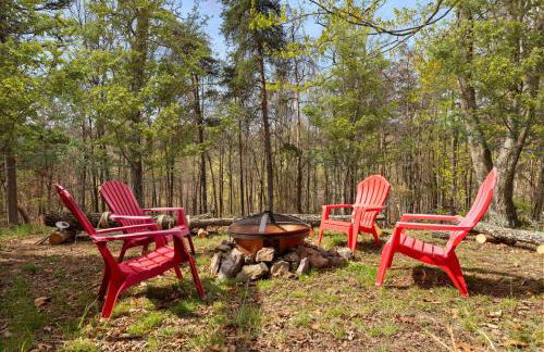 Cabin w Fireplace Fire Pit Grill & Games - Foto 5