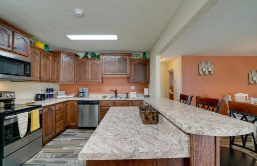 Chic Silver City Getaway with Patio and Gas Grill - Foto 11