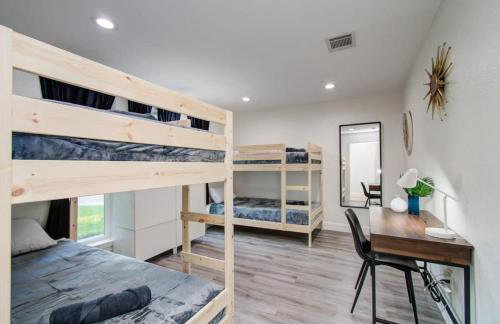 Friendswood Getaway - 5 Bedrooms + Pool + Patio - Foto 24