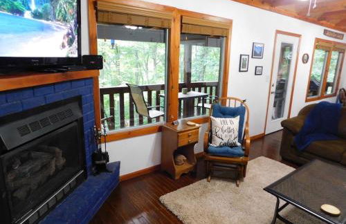 Trailseeker Cabin w King Bed Hot Tub at Red River Gorge Natural Bridge - Foto 22