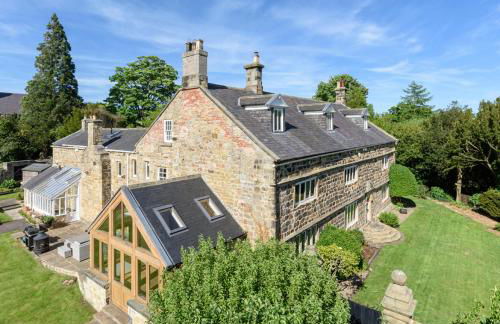 10 Bed Stunning House in village, with Hot Tub - Photo 51