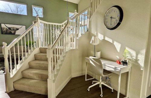 King Bed Quiet Home on Cul-de-Sac Hiking Trails - Foto 6