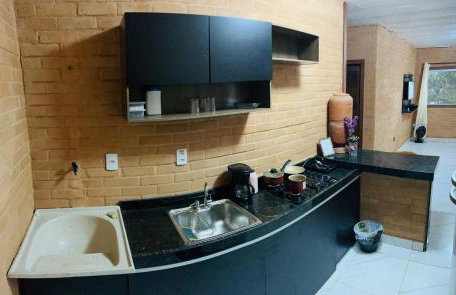 Flat com 2 quartos 2 banh AR e uma vista espetacular na área central de GV com cozinha completa-Bom p grupos ou familias ou empresas - Foto 7