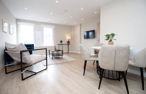 Stylish 2-Bed Apartment in the Heart of Cardiff Bay - Foto 1