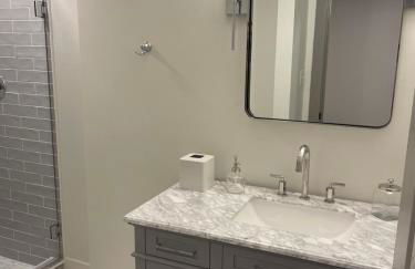 Main Street Farmhouse City Retreat by Hollyhock - Foto 21