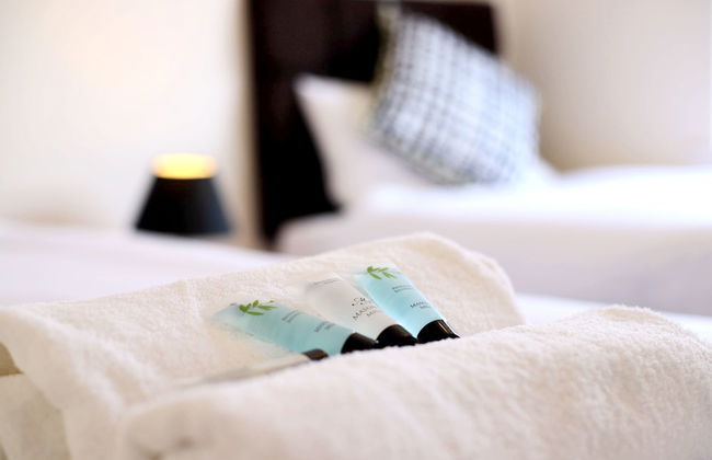 Birmingham Airport/NEC Beauty Homebase - Photo 17