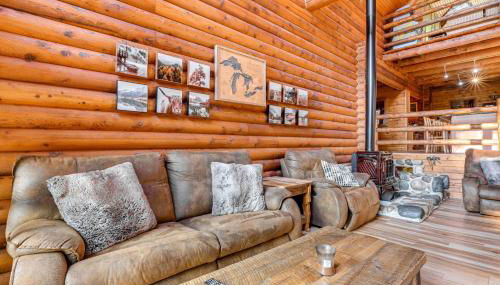 Magical Metamora Cottage with Fire Pit, Pond, Deck! - Foto 5