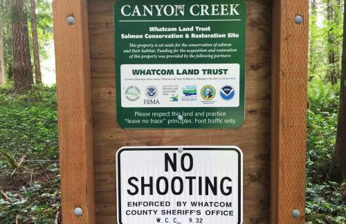 76GS - Genuine Log Cabin - WiFi - Pets Ok - Sleeps 4 home - Foto 66