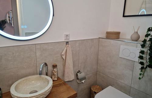 Sonnenhang im Boho-Stil mit Balkon, 500m zum See, 2 Schlafzimmer - Photo 17