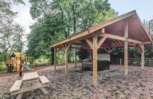 Groudd Hall - Photo 30