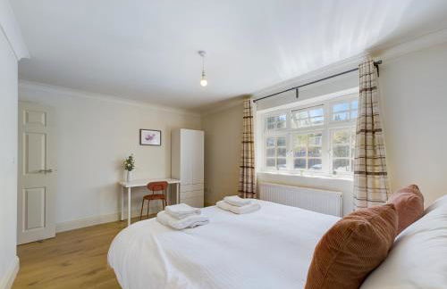 Duplex Redhill town centre Apt by Livingo Stays - Foto 2