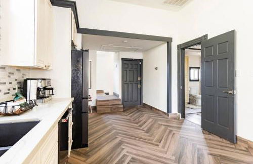 The Black and White House - Foto 38