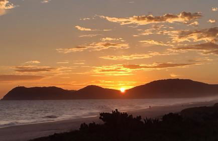 Casa em poucos passos da praia de Jaconé - Foto 14