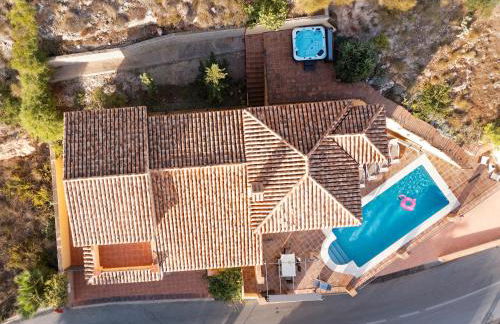 Villa Sol y Mar with heated pool and jacuzzi - Foto 33