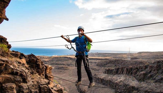 Contemplando a paisagem do sul de Gran Canaria
