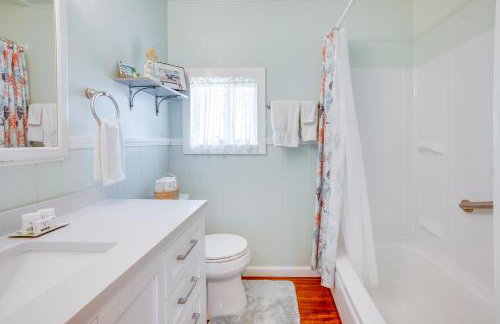 Walk to Gold Beach Charming Cottage with Yard! - Foto 16