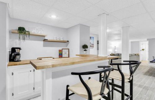 Lakefront, Saltwater Pool, Backyard Oasis, Private Dock, Home Gym - Foto 23