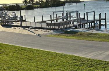 Lostman's Lodge - Everglade City, Sunset View Pool & Hot Tub - Photo 4