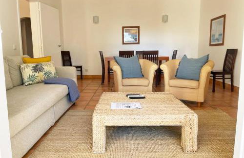 Spacious Apartment near Porto de Mos Beach, Lagos. - Photo 9