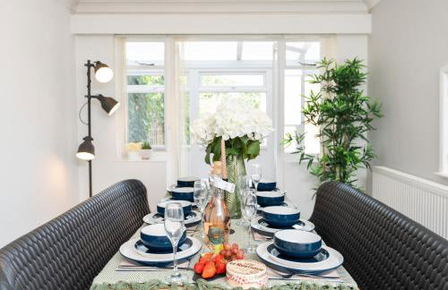 3-Bedroom Cosy Stunning Central Home, Sleeps 8 with Parking and Private Garden - LONG TERM STAY SPRING SPECIAL OFFER AVAILABLE! - by Blue Puffin Stays - Foto 14