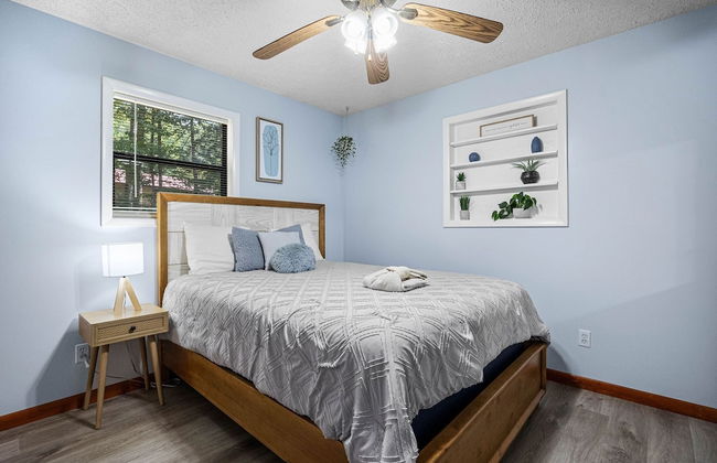 Andy Woods Lodge - 4 Bedrooms, 1.5 Baths, Sleeps 8 4 Home by RedAwning - Foto 2