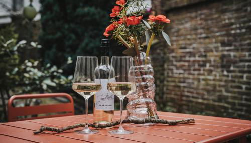 JOBOSTAYS - LINDEN Family Apartment Oldenburg - sehr geräumig 110m2 - Terrasse mit Gartenblick - voll ausgestattete Küche - 2 Bäder - Babybett - 10 Min zu Fuß zum Bahnhof - kostenloses WLAN - Parkplatz - kontaktfreier Check-In - Photo 5