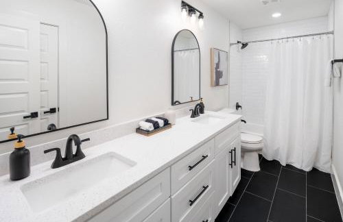 Lakefront Gem with Hot Tub and Game Room in Graford - Foto 24