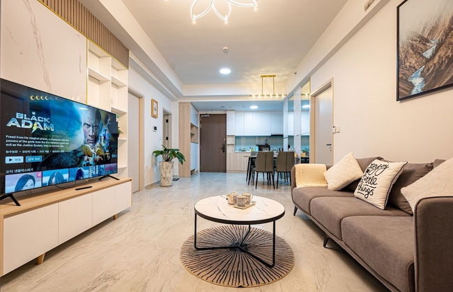 Happy Light Apartment in the Cardinal Court - Photo 25