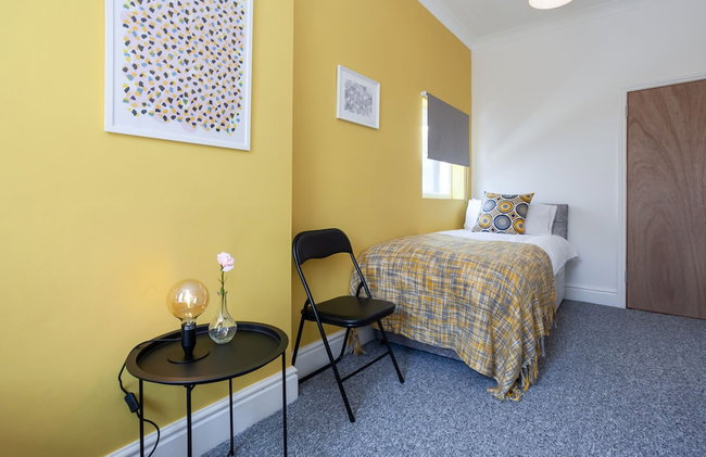 Cosy Home Near Station, Parking, Netflix, Sleeps 5 - Foto 6