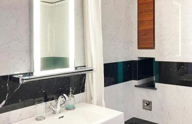 Blue Bay Vouliagmeni Luxury Apartment - Photo 41