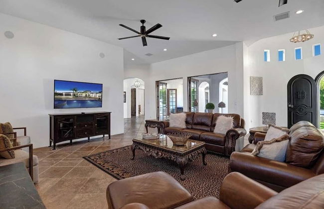 Villa Toscana by Avantstay Palatial Villa With Spa, Pool, Theater & Game Room! Permit#4769 - Foto 28