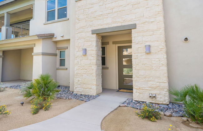 A Luxurious Oasis Experience in Desert Palm - Foto 15