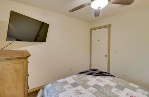 Bullfrog Bluff Mountain View Cabin with Deck! - Foto 17