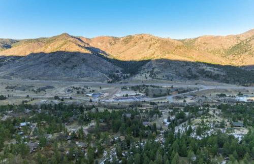 Chic chalet w/ hot tub, ping-pong, arcade bball - Foto 44