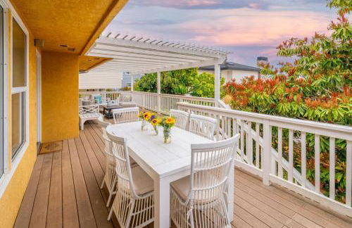 Sunlit La Jolla Village Gem with Peak Ocean Views - Photo 1