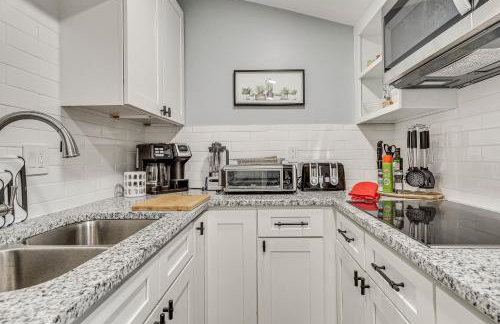 Cozy Jacksonville Cottage, Walkable Location! - Photo 12