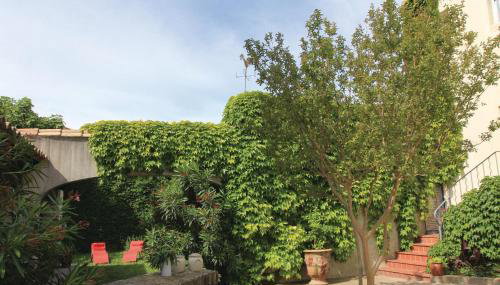 2 Bedroom Beautiful Home In Bellegarde - Foto 2