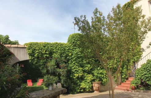 2 Bedroom Beautiful Home In Bellegarde - Foto 8