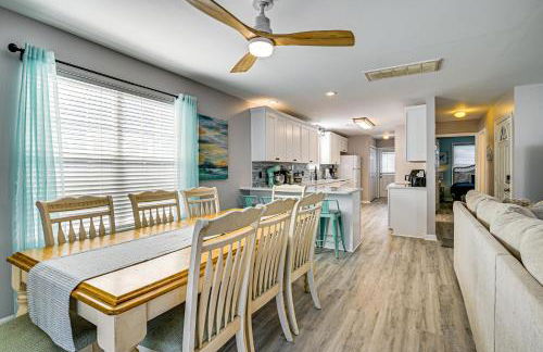 Walk to Ocean Surfside Beach Gem with Private Pool - Foto 8