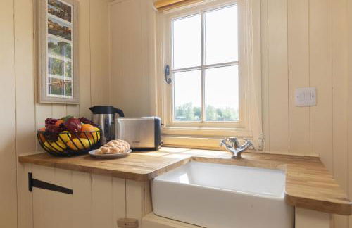 Tranquil Riverside Sherperd's Hut Close to Tewkesbury Abbey - Foto 13