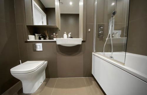 Spacious 2 Bedroom Penthouse Retreat - Foto 16