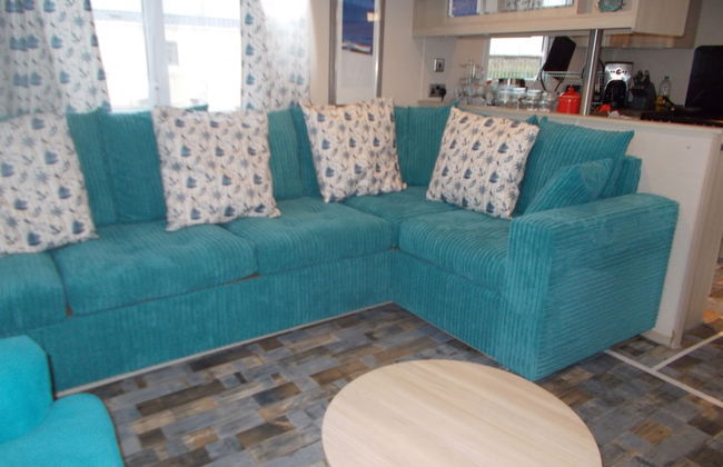 3 Bed Caravan - Sleeps 8 - Wifi - Parking - Foto 9