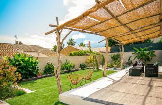 Love room jacuzzi La Villa Des Charmes - Photo 14